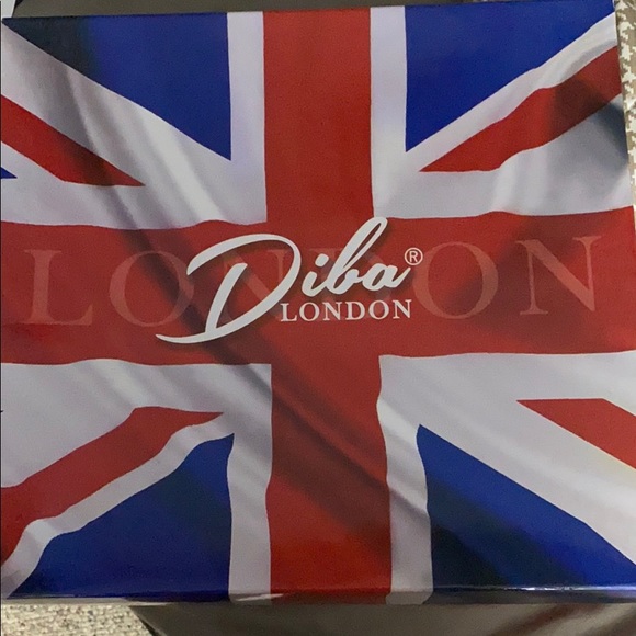 Boots - Picture 4 of 4